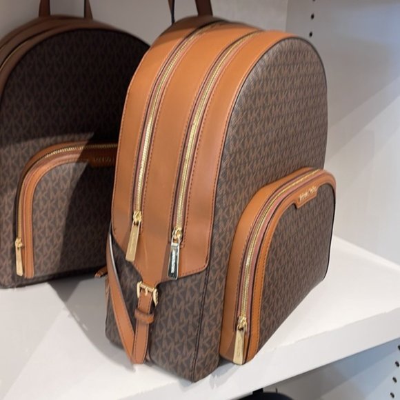 Michael Kors Jaycee Large Zip Pocket Backpack Brown - Picture 3 of 16